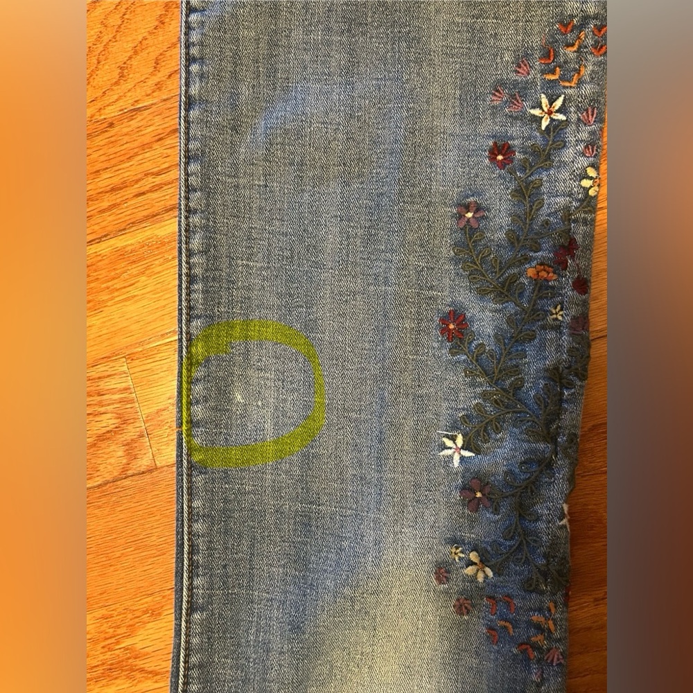 Sundance DRIFTWOOD Floral Embroidered Jeans - size 27 - Picture 10 of 10